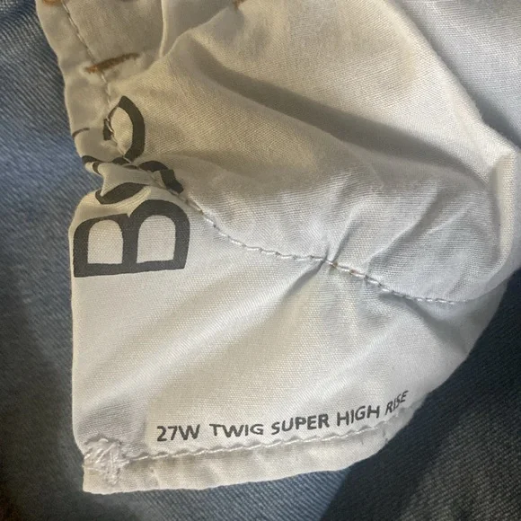 Light Wash Super High Rise Jeans Size 27 - Picture 4 of 4